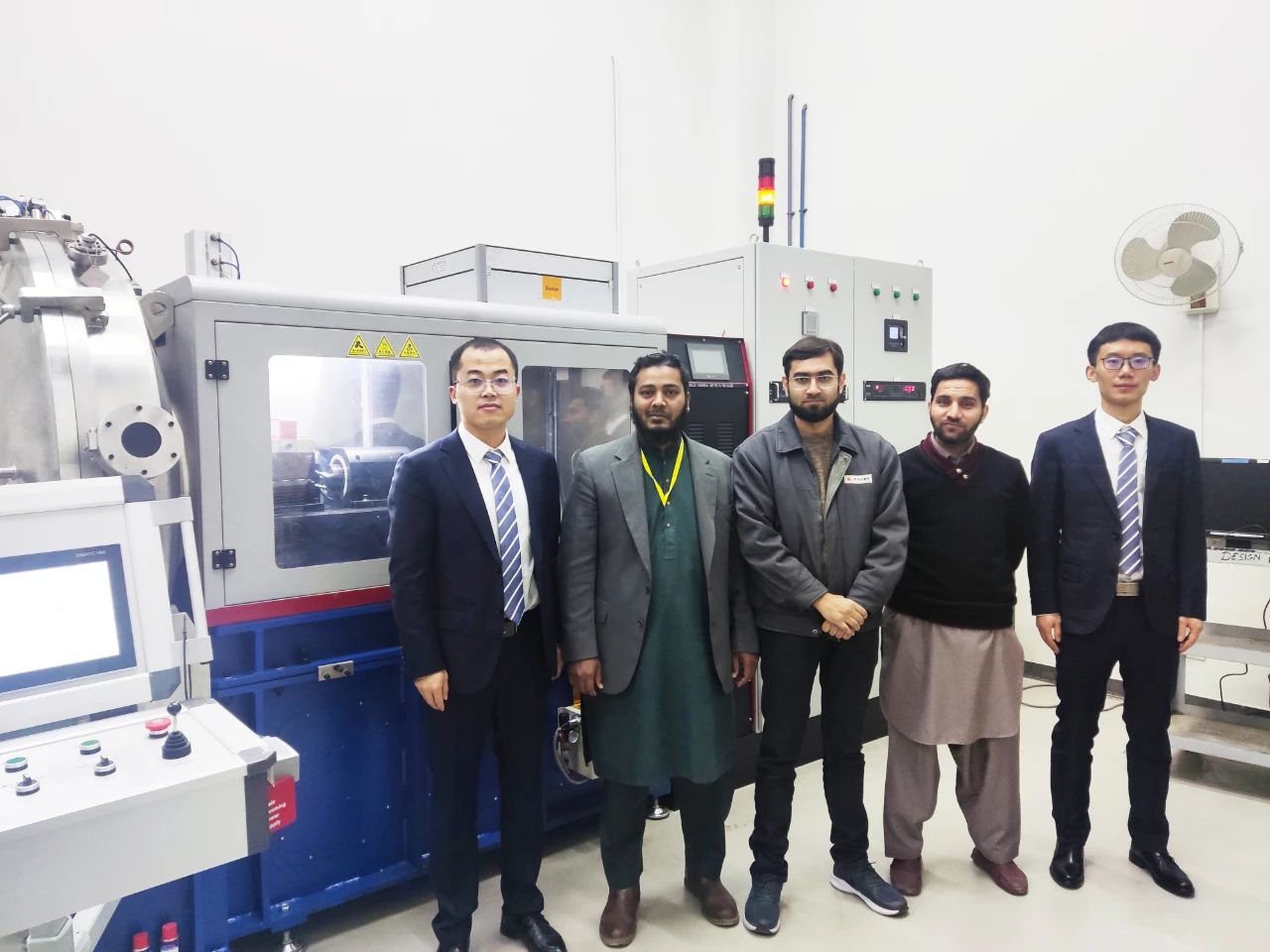 順利交付!西安賽隆桌面級制粉設(shè)備首次進(jìn)入海外市場